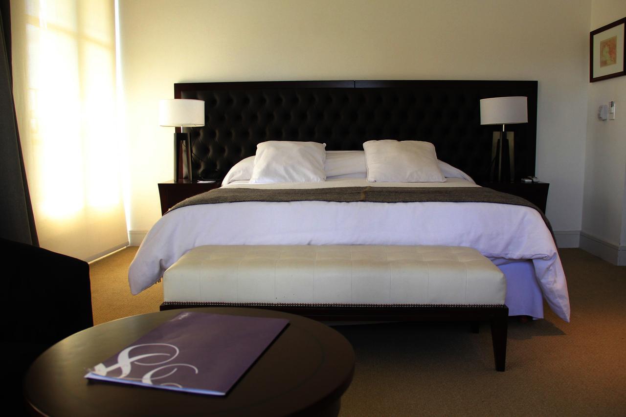 Real Hotel Lujan エクステリア 写真