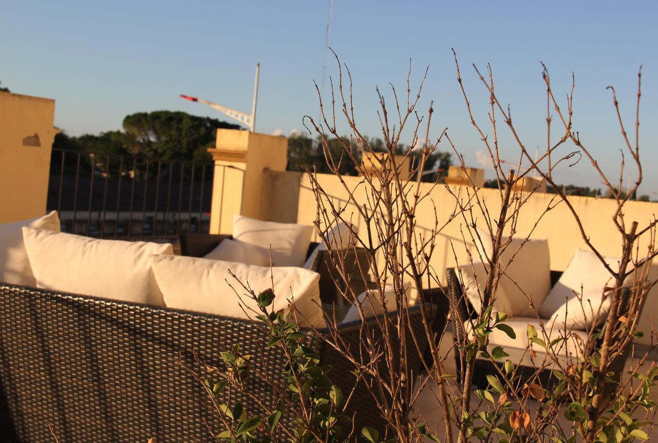Real Hotel Lujan エクステリア 写真