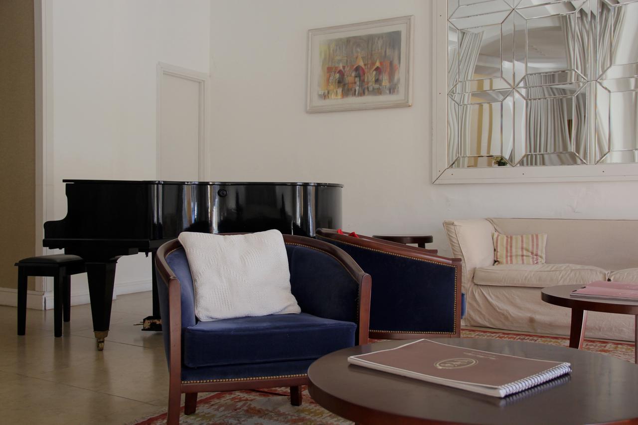 Real Hotel Lujan エクステリア 写真