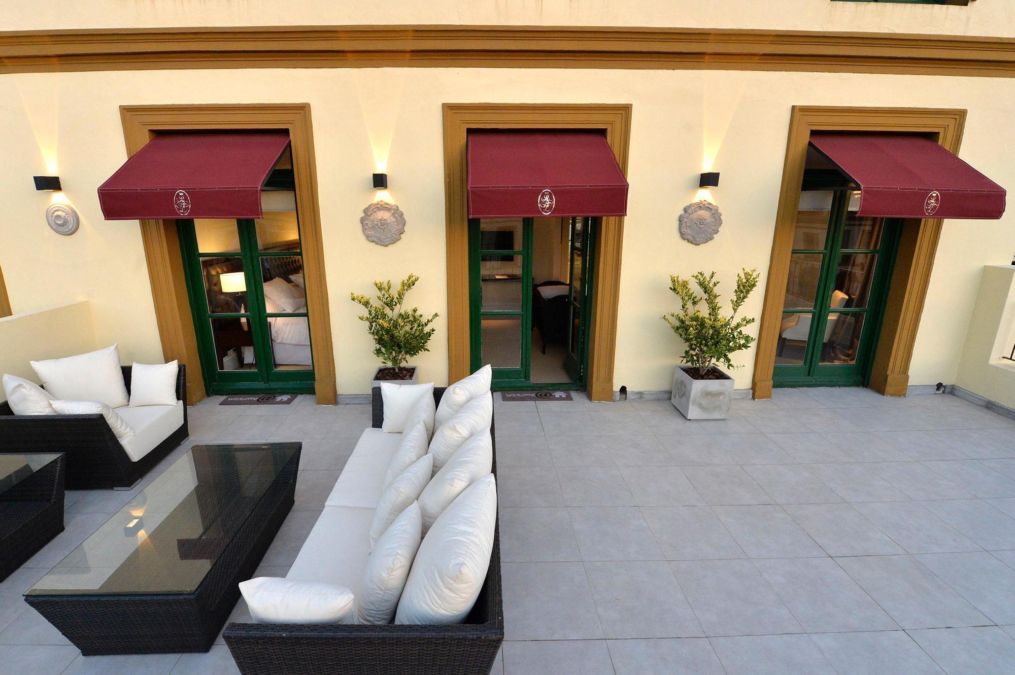 Real Hotel Lujan エクステリア 写真