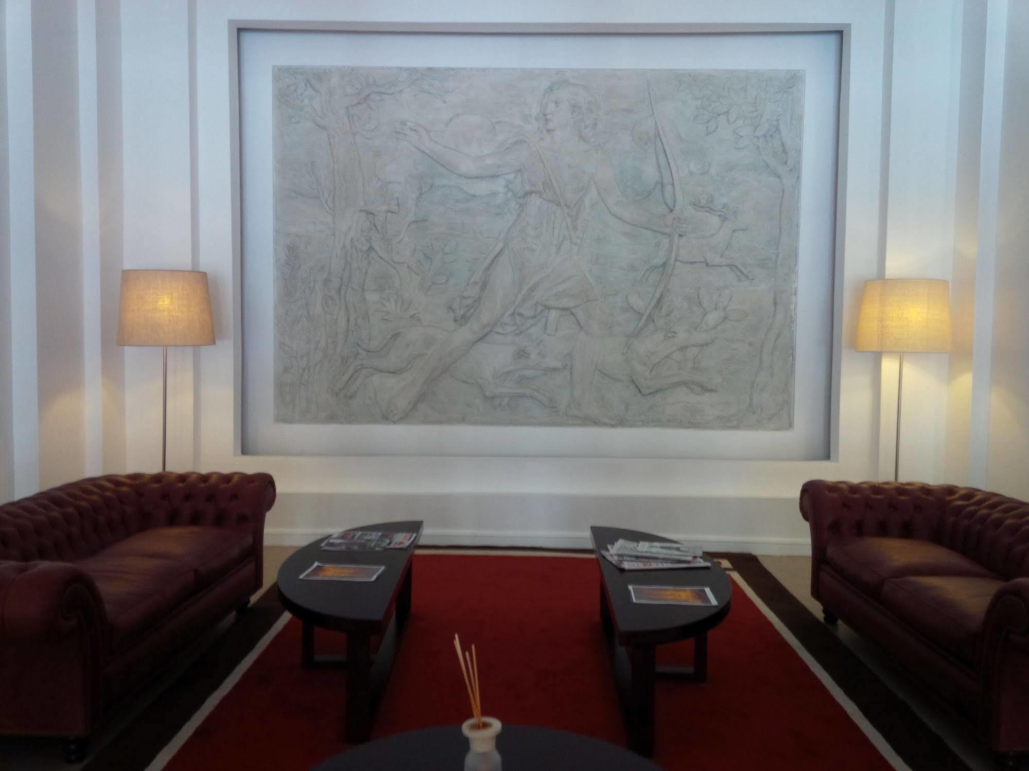 Real Hotel Lujan エクステリア 写真